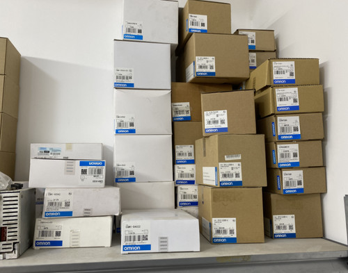 Omron plc cpm2c 32cdtc - omron, nuovo